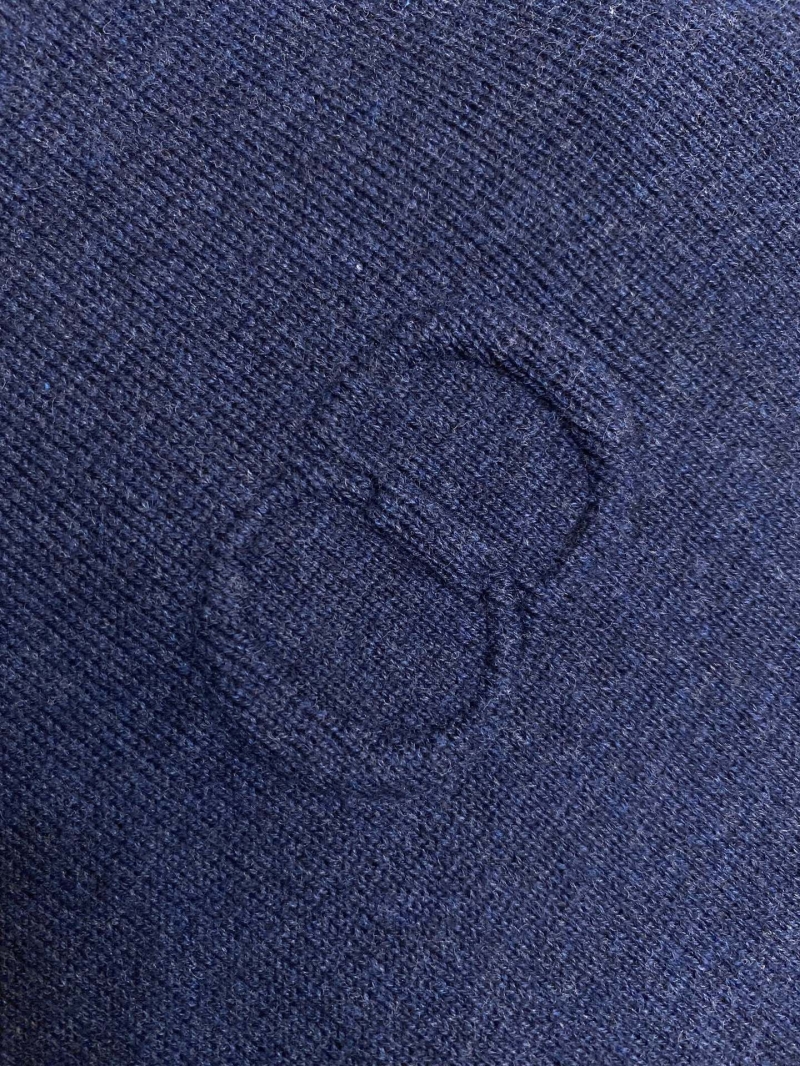 chr1st1an D10r sweaters